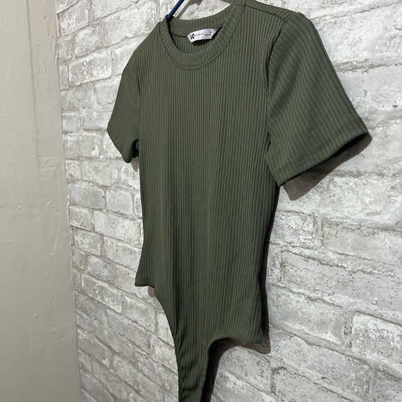 SO green ribbed contour short sleeve tee - Picture 7 of 9